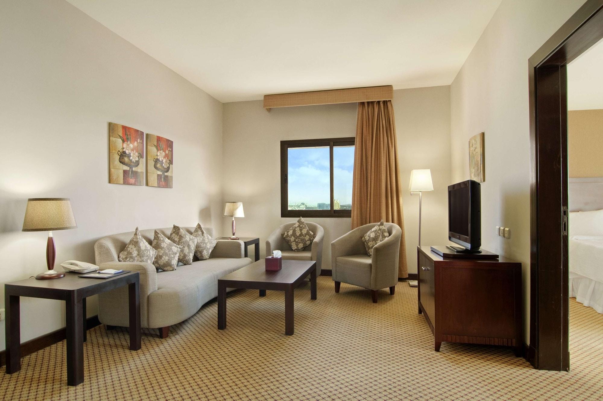 Hilton Garden Inn Riyadh Olaya Exterior foto