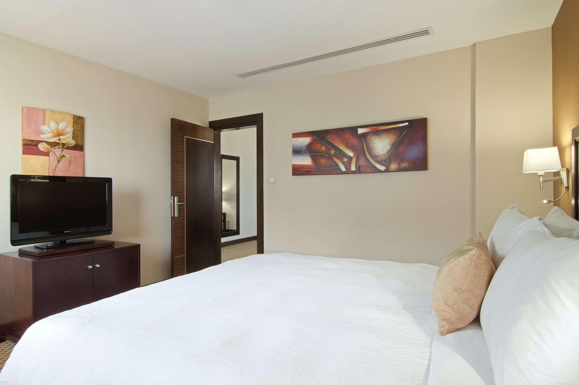 Hilton Garden Inn Riyadh Olaya Exterior foto