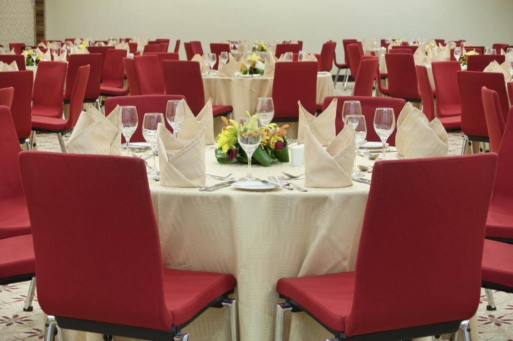 Hilton Garden Inn Riyadh Olaya Restaurante foto
