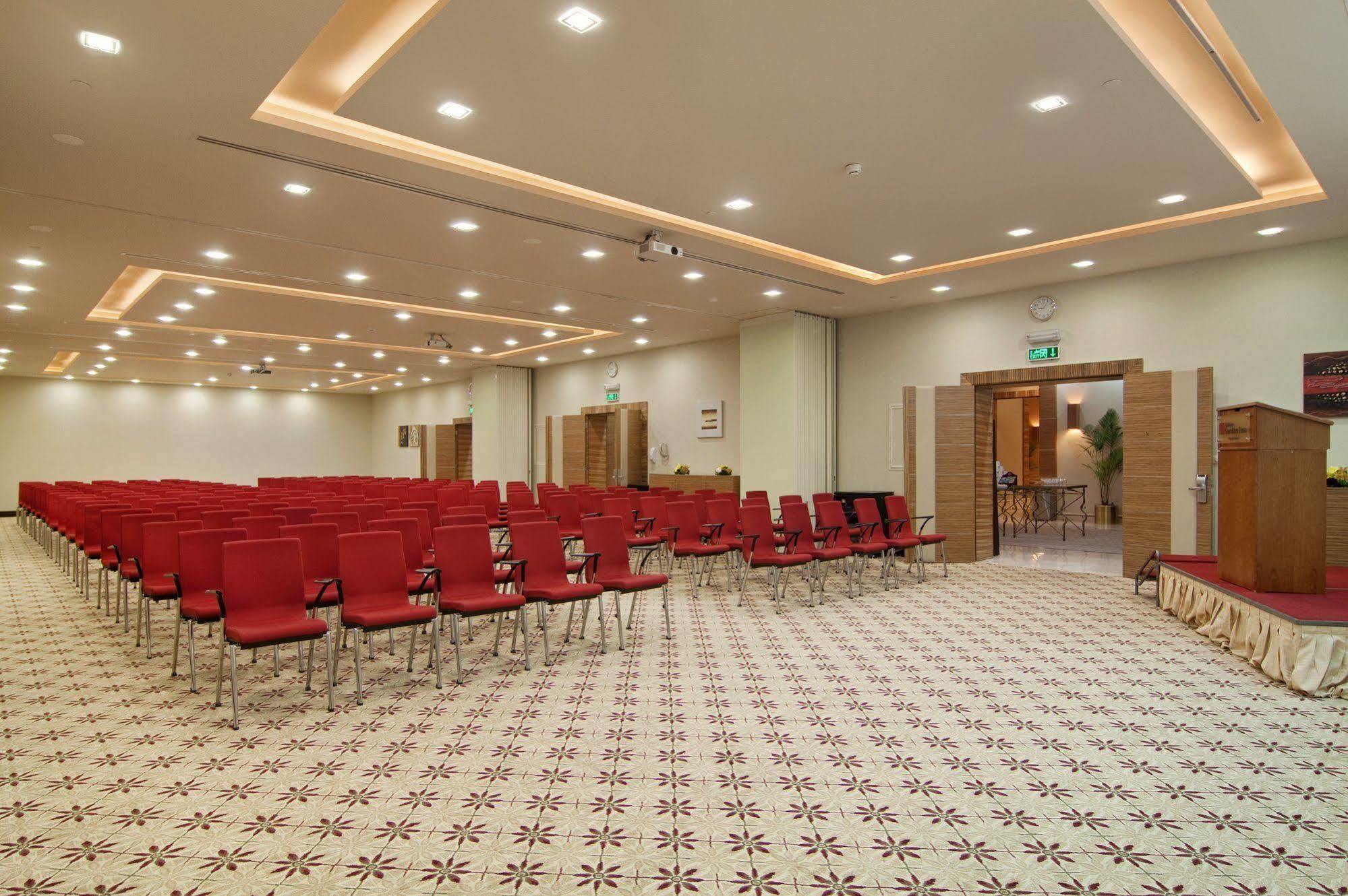 Hilton Garden Inn Riyadh Olaya Negócio foto
