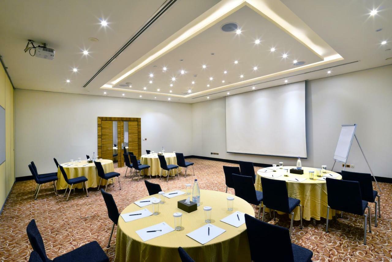Hilton Garden Inn Riyadh Olaya Exterior foto